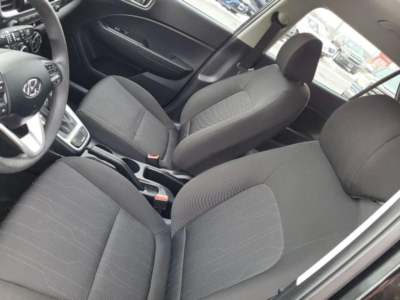 2022 Hyundai Venue SE Photo