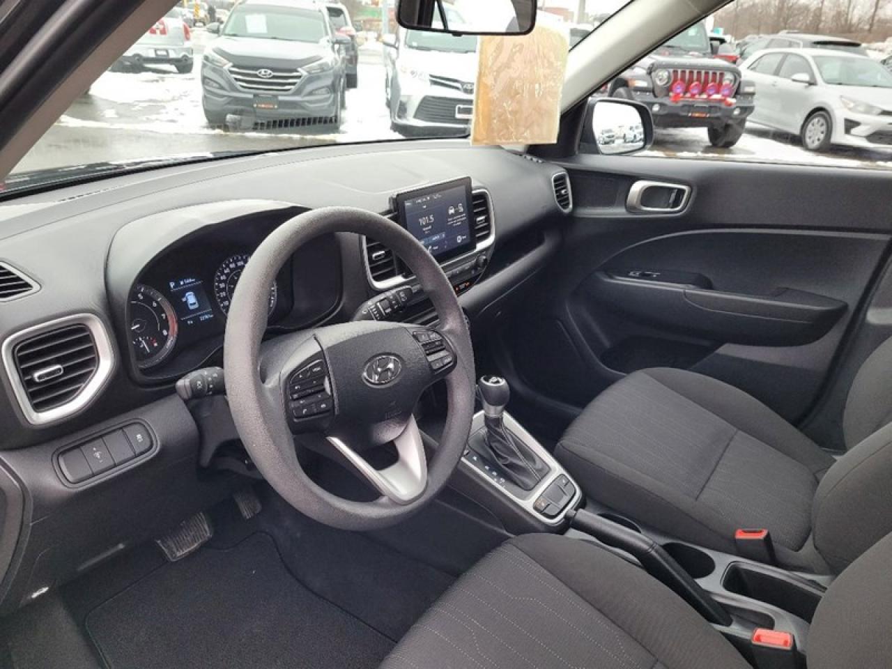 2022 Hyundai Venue SE Photo