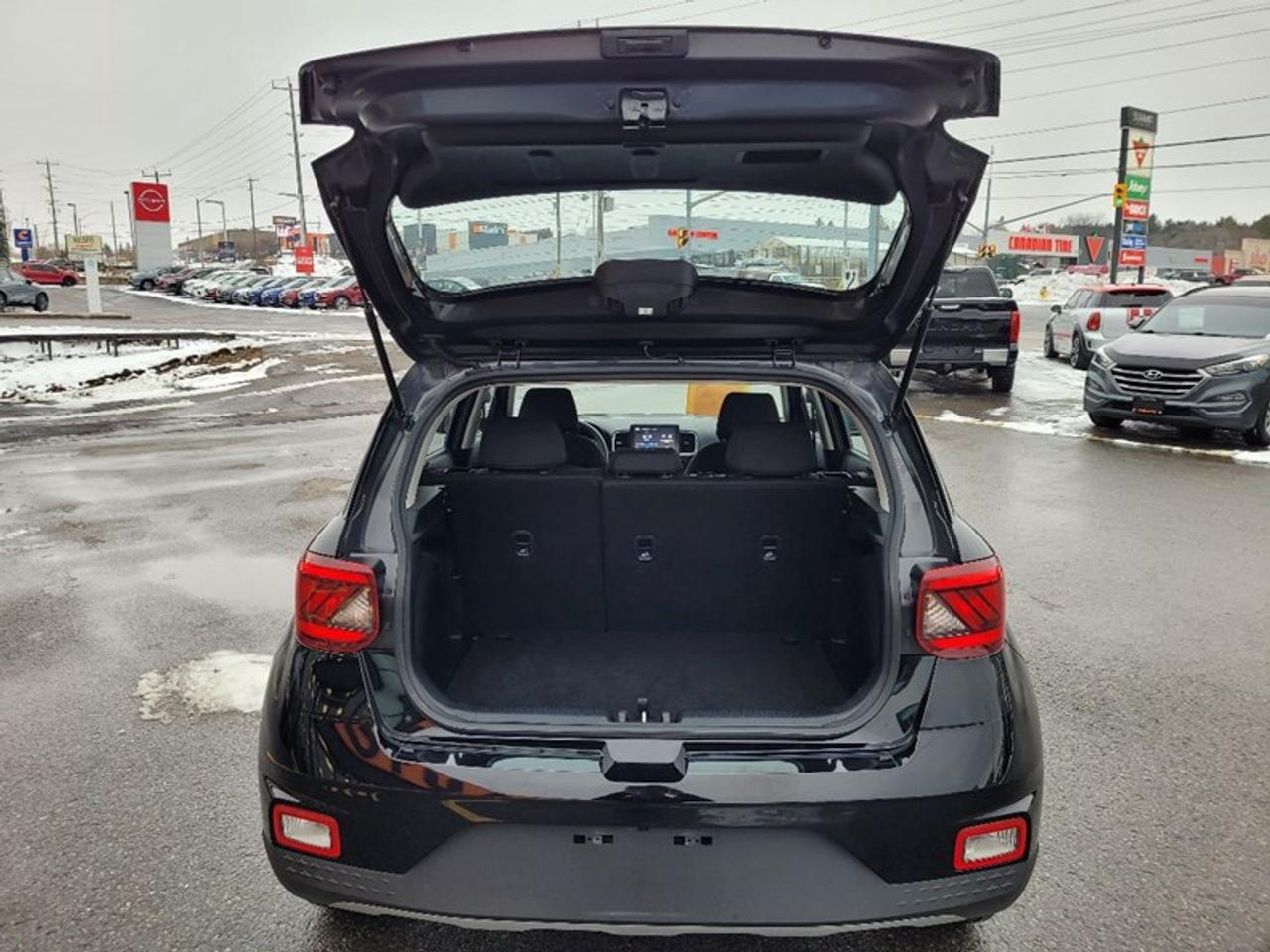 2022 Hyundai Venue SE Photo