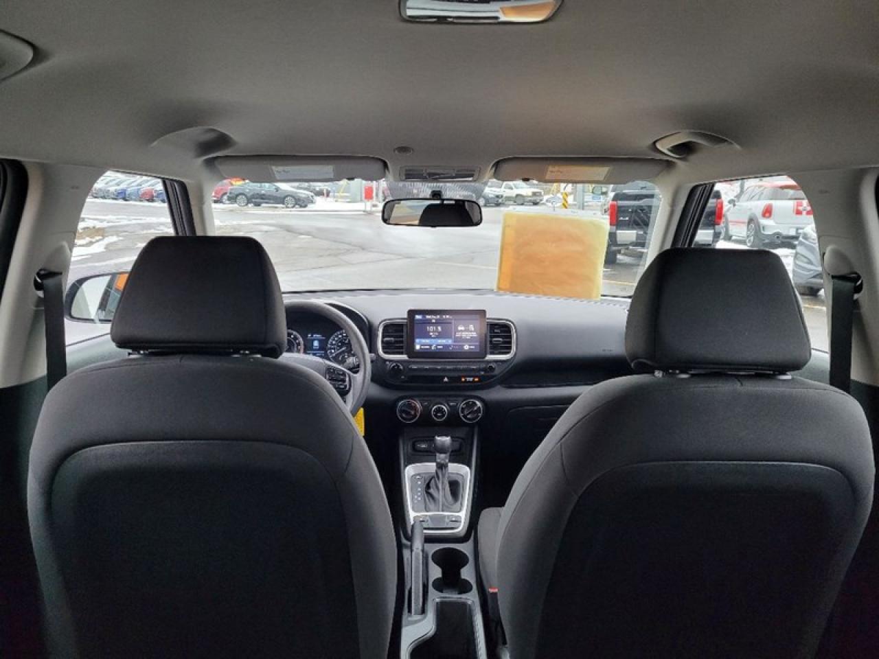 2022 Hyundai Venue SE Photo