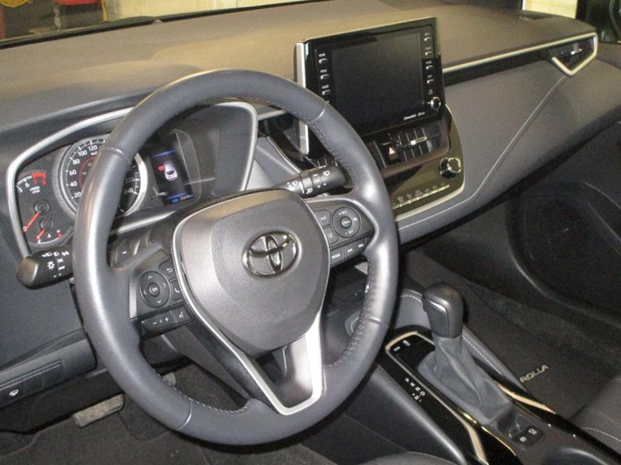 2021 Toyota Corolla Hatchback SE Photo