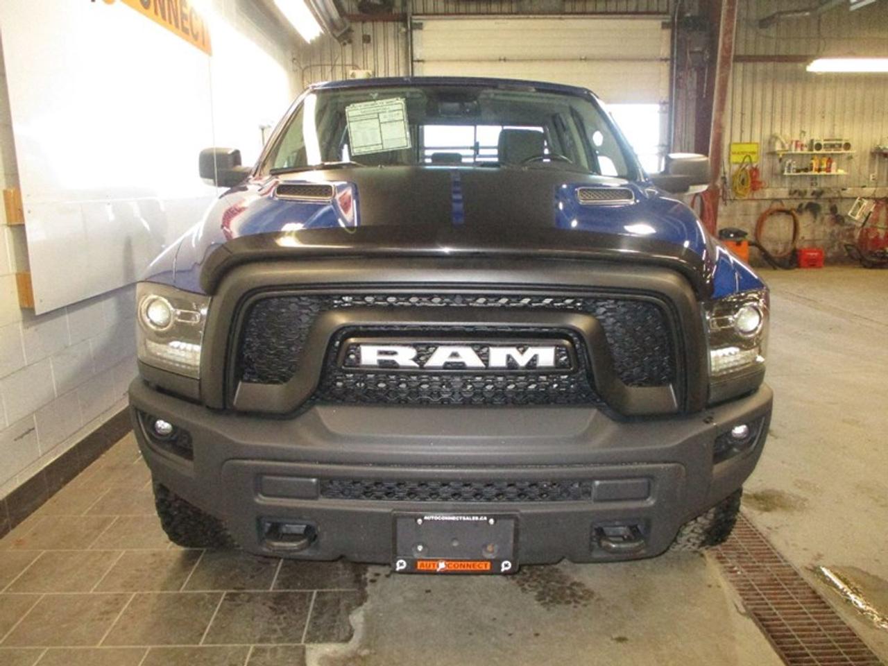 2019 RAM 1500 Classic WARLOCK Photo3