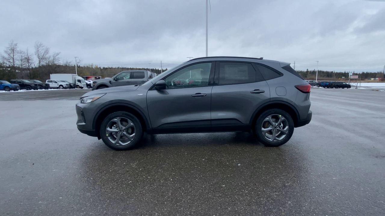 2026 Ford Escape ST-Line Photo4