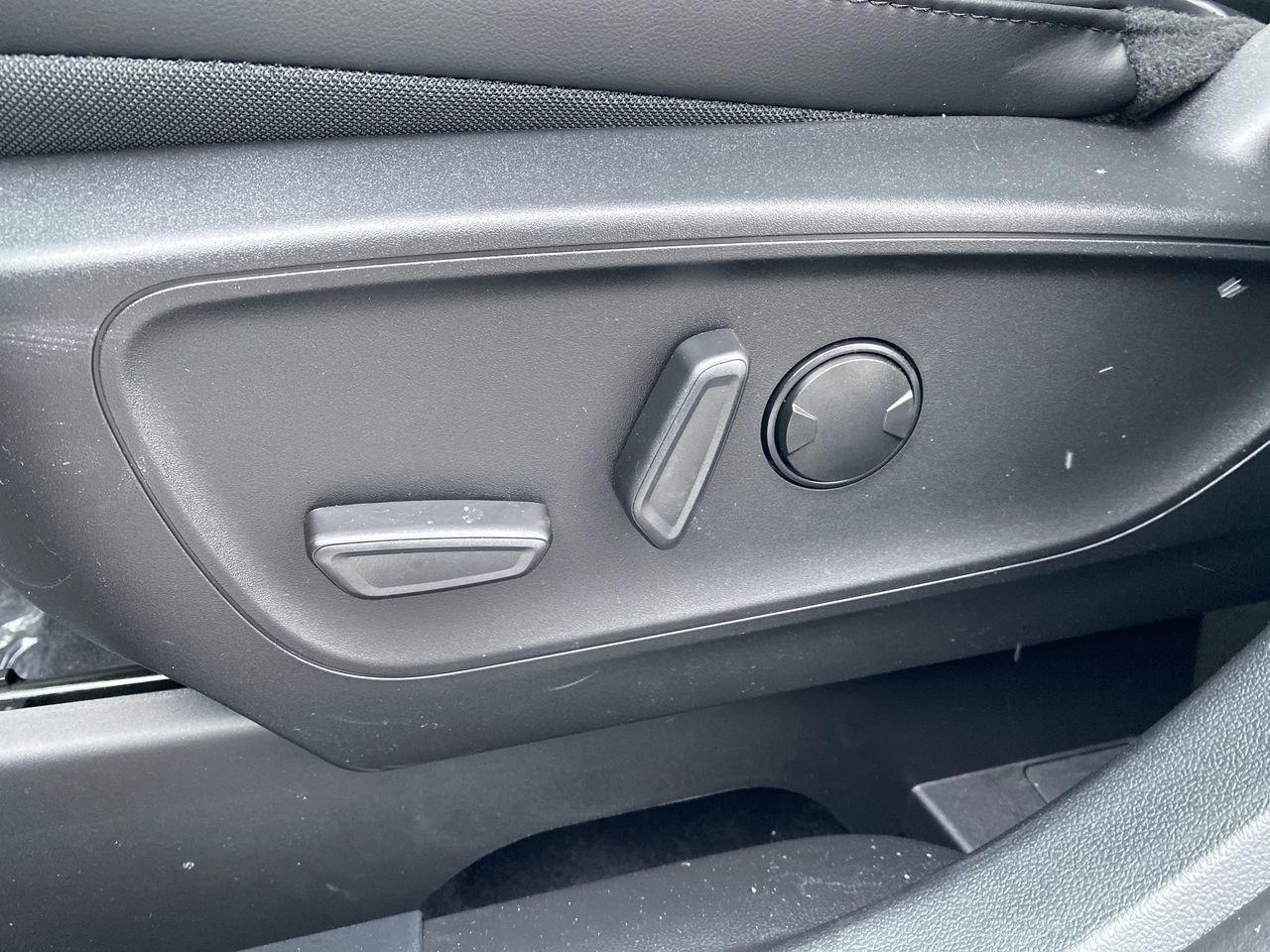 2026 Ford Escape ST-Line Select Photo