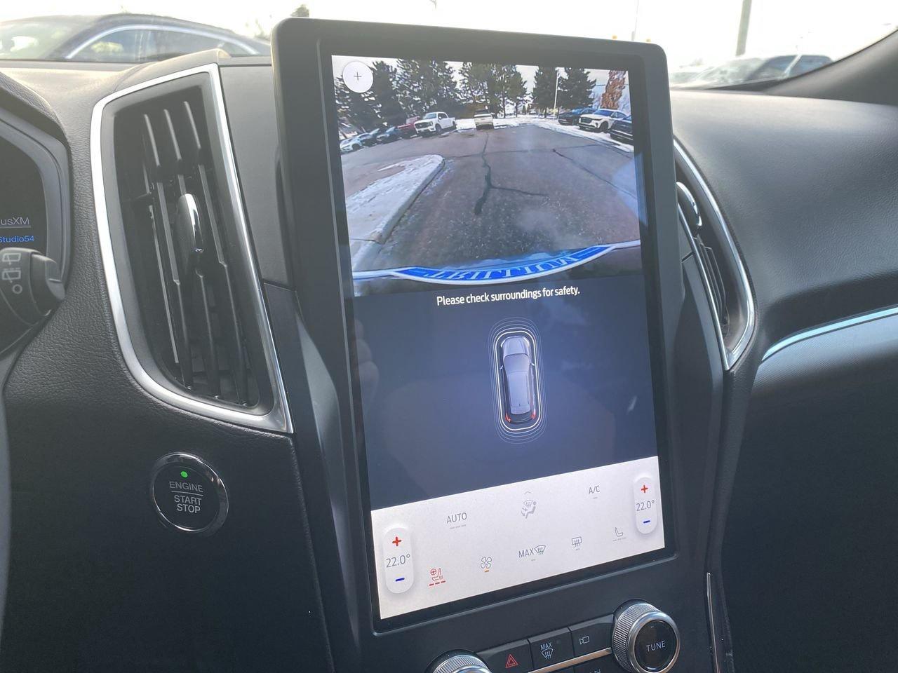 2024 Ford Edge Titanium Photo