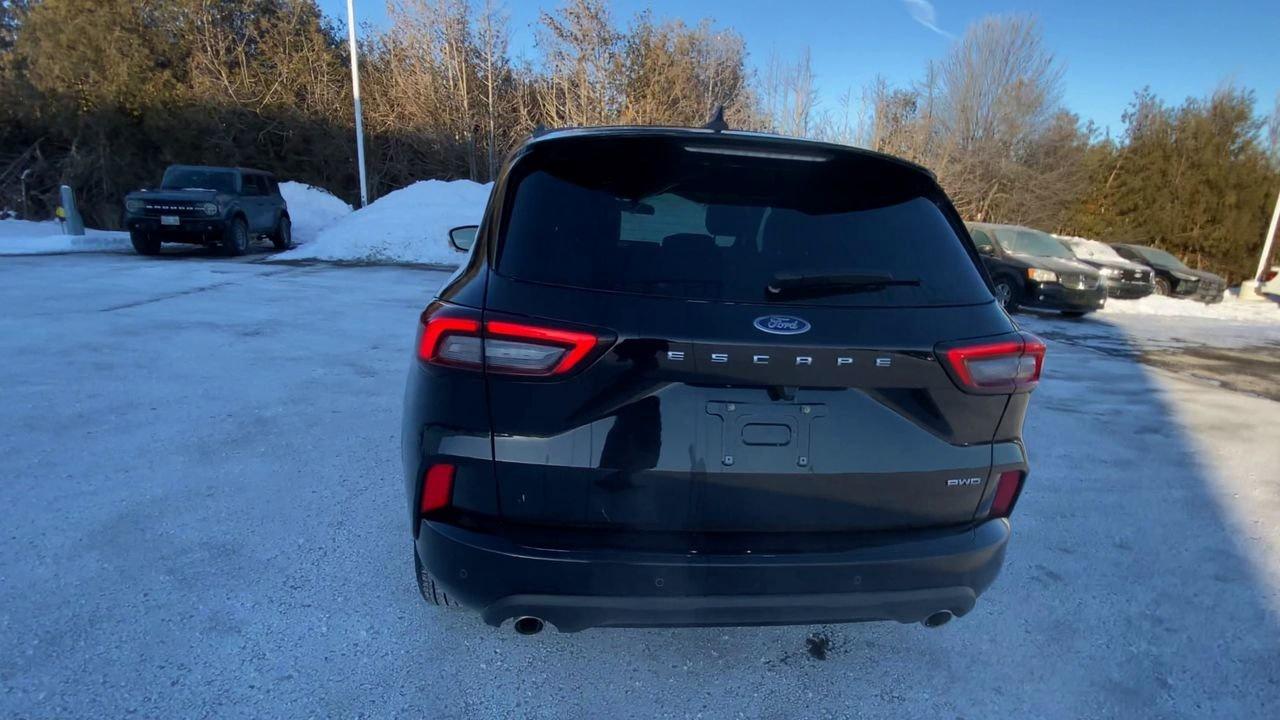 2024 Ford Escape ST-Line Photo