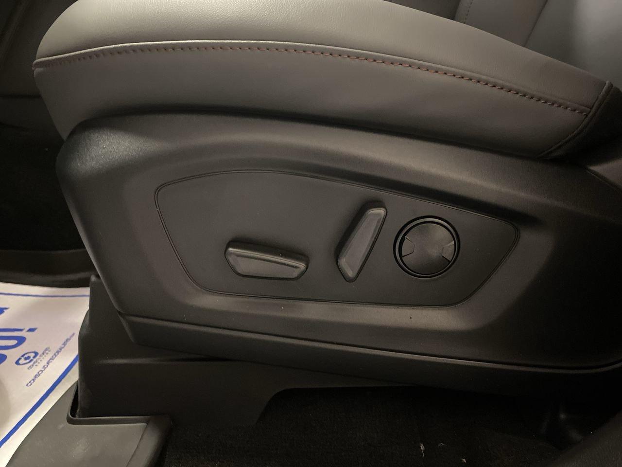 2026 Ford Explorer Active Photo