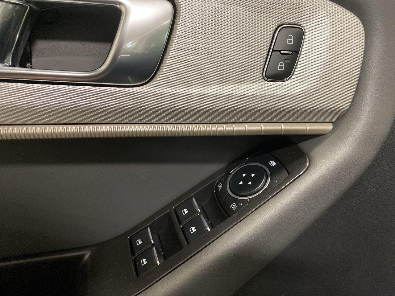 2026 Ford Explorer Active Photo