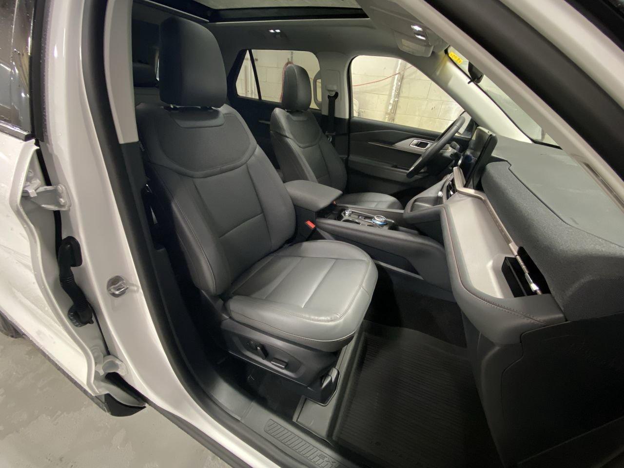 2026 Ford Explorer Active Photo