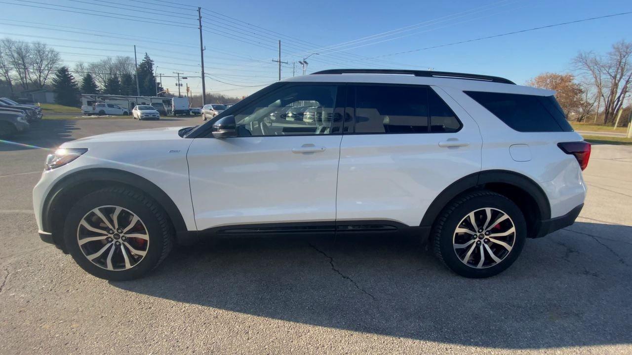 2026 Ford Explorer ST-Line Photo