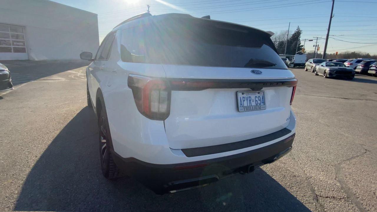 2026 Ford Explorer ST-Line Photo