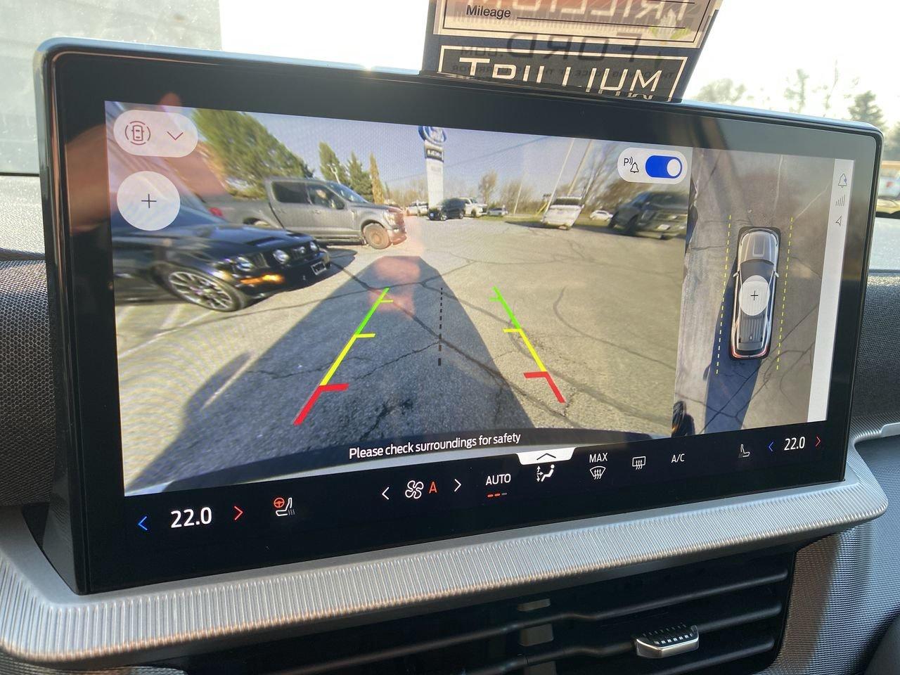 2026 Ford Explorer ST-Line Photo