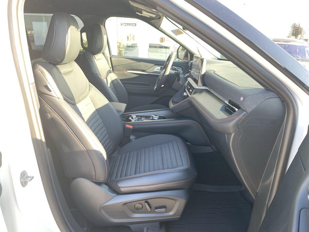 2026 Ford Explorer ST-Line Photo