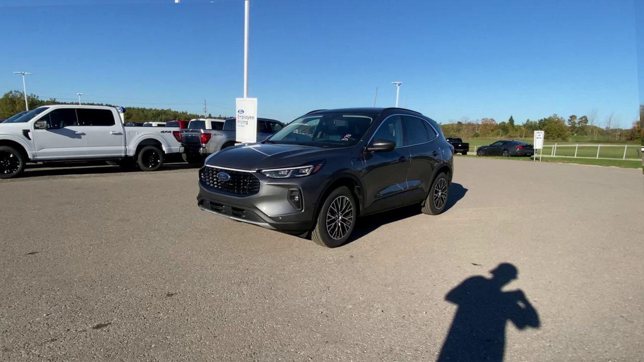 2026 Ford Escape PHEV PHEV Photo3