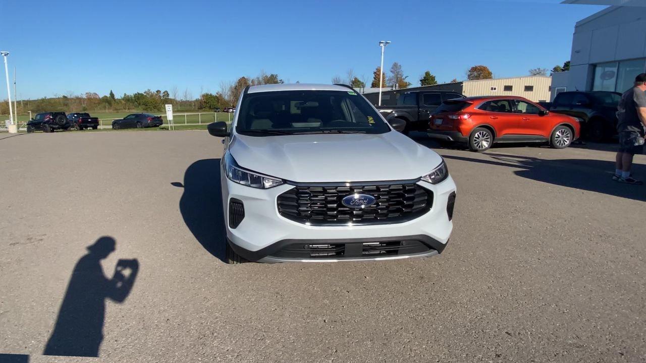 2026 Ford Escape ST-Line Photo2