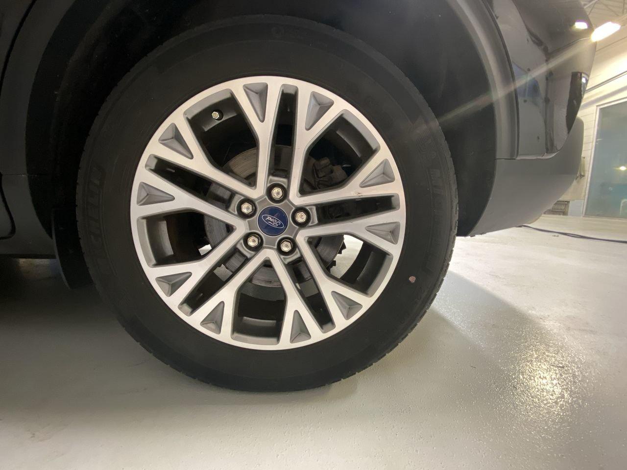 2021 Ford Escape SEL Photo