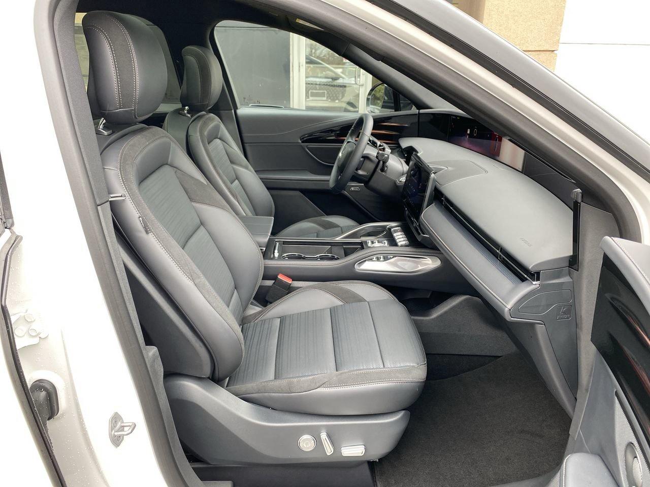 2024 Lincoln Nautilus Hybrid RESERVE Photo