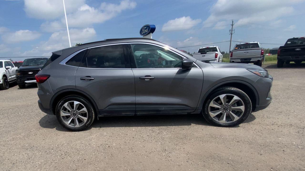 2024 Ford Escape Platinum Photo