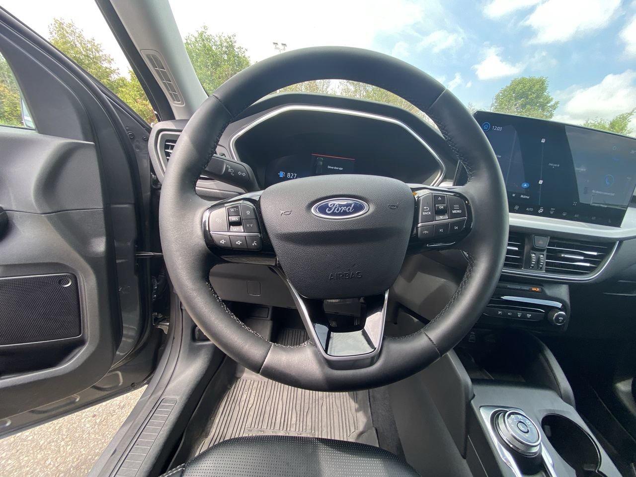 2024 Ford Escape Platinum Photo