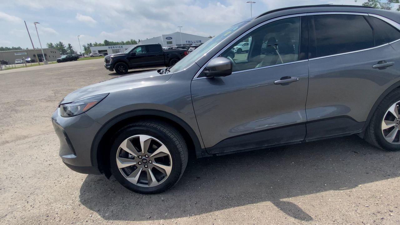 2024 Ford Escape Platinum Photo