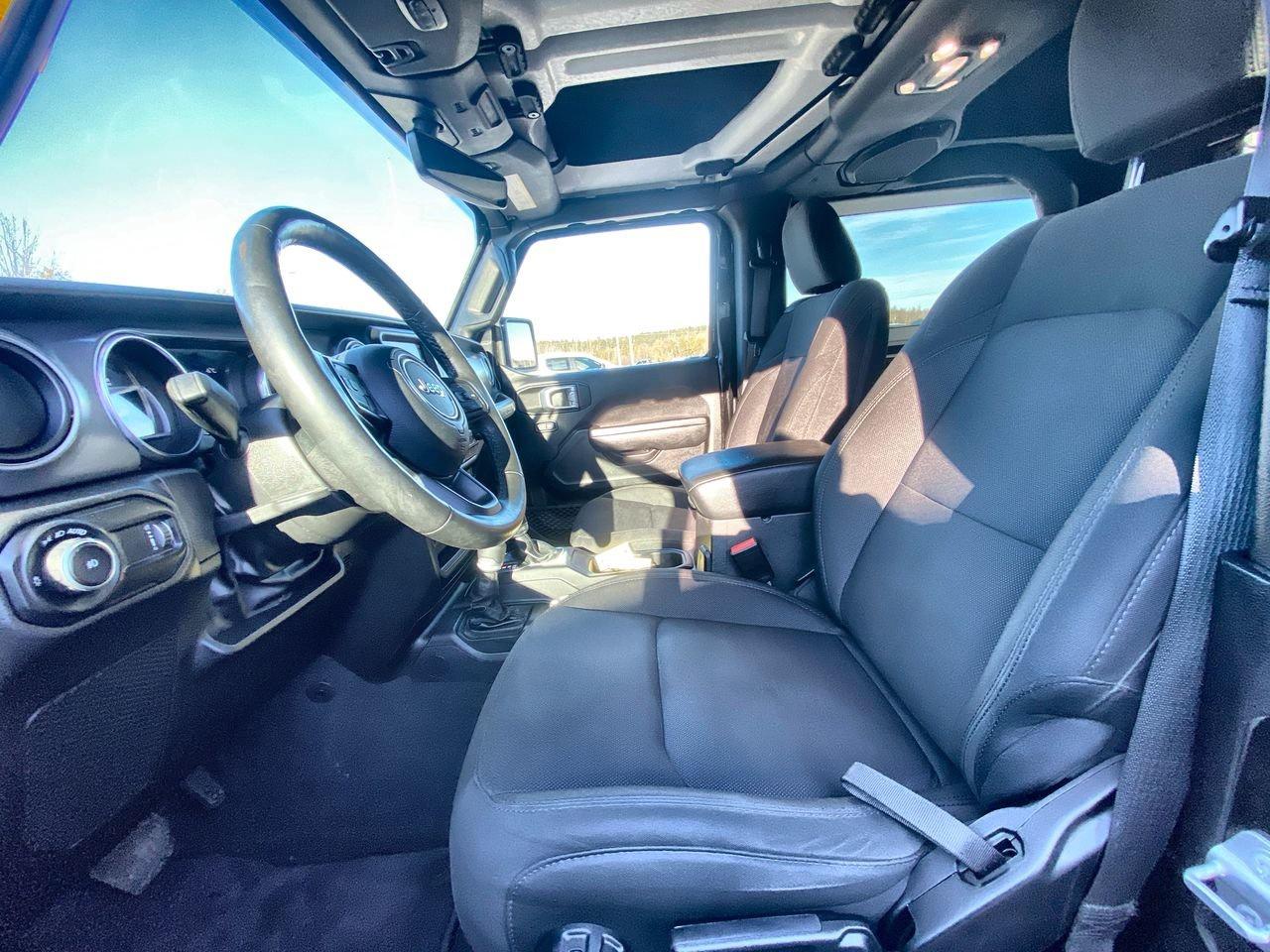 2023 Jeep Wrangler Sport S Photo