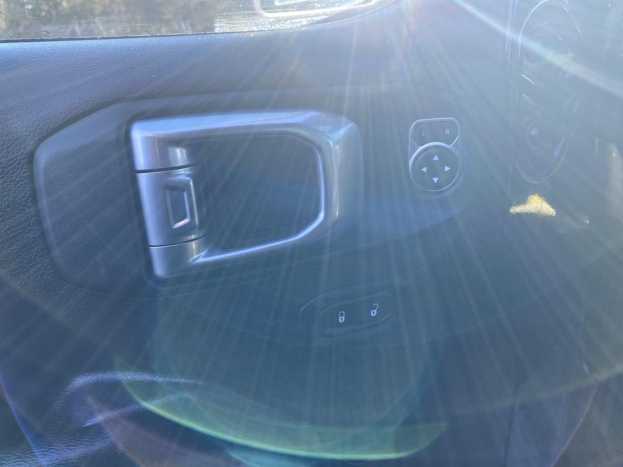 2023 Jeep Wrangler Sport S Photo