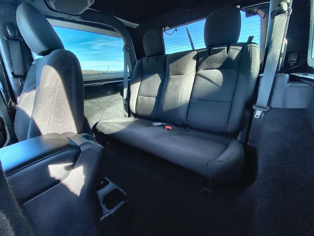 2023 Jeep Wrangler Sport S Photo