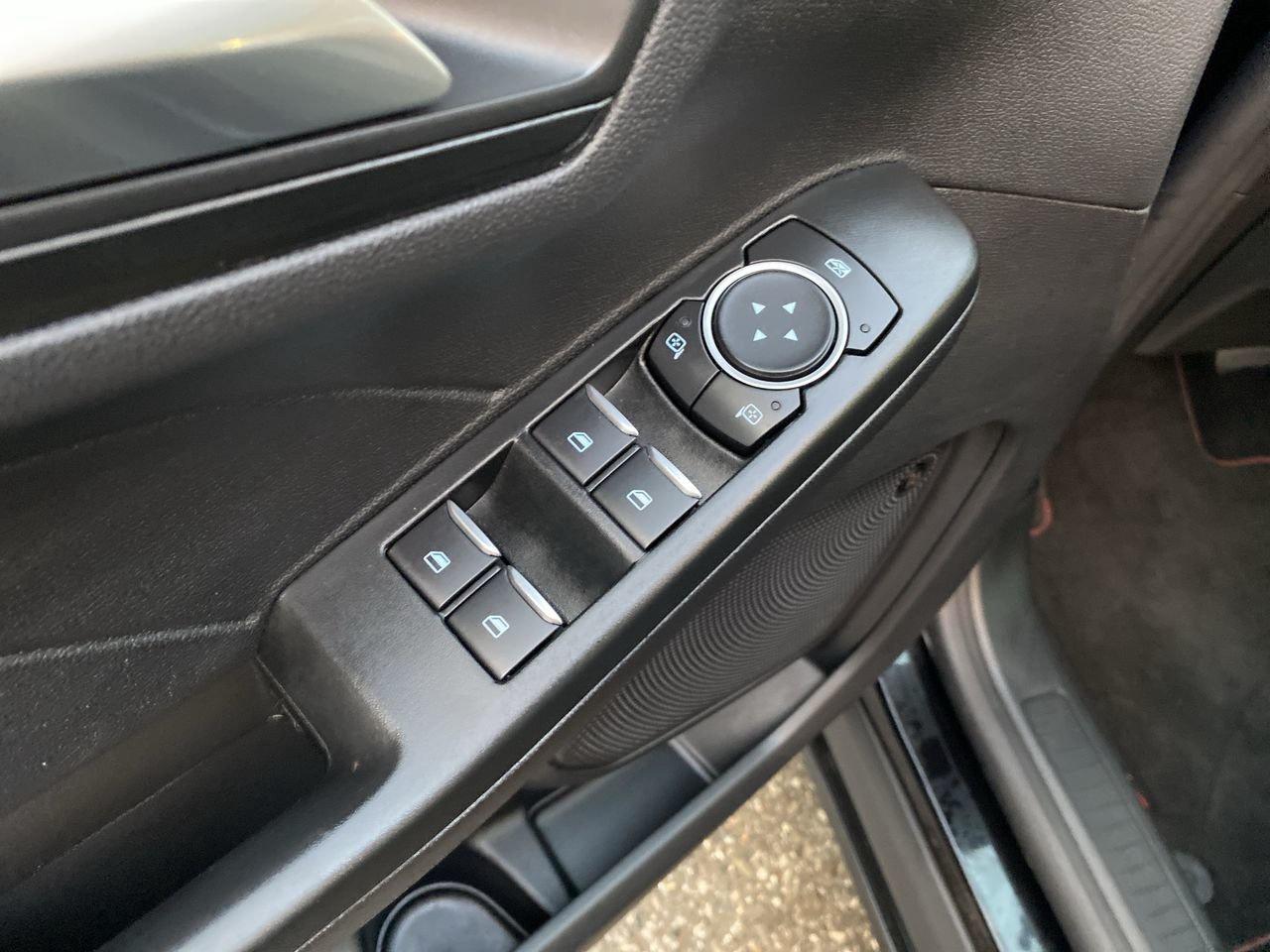 2022 Ford Escape SEL Photo