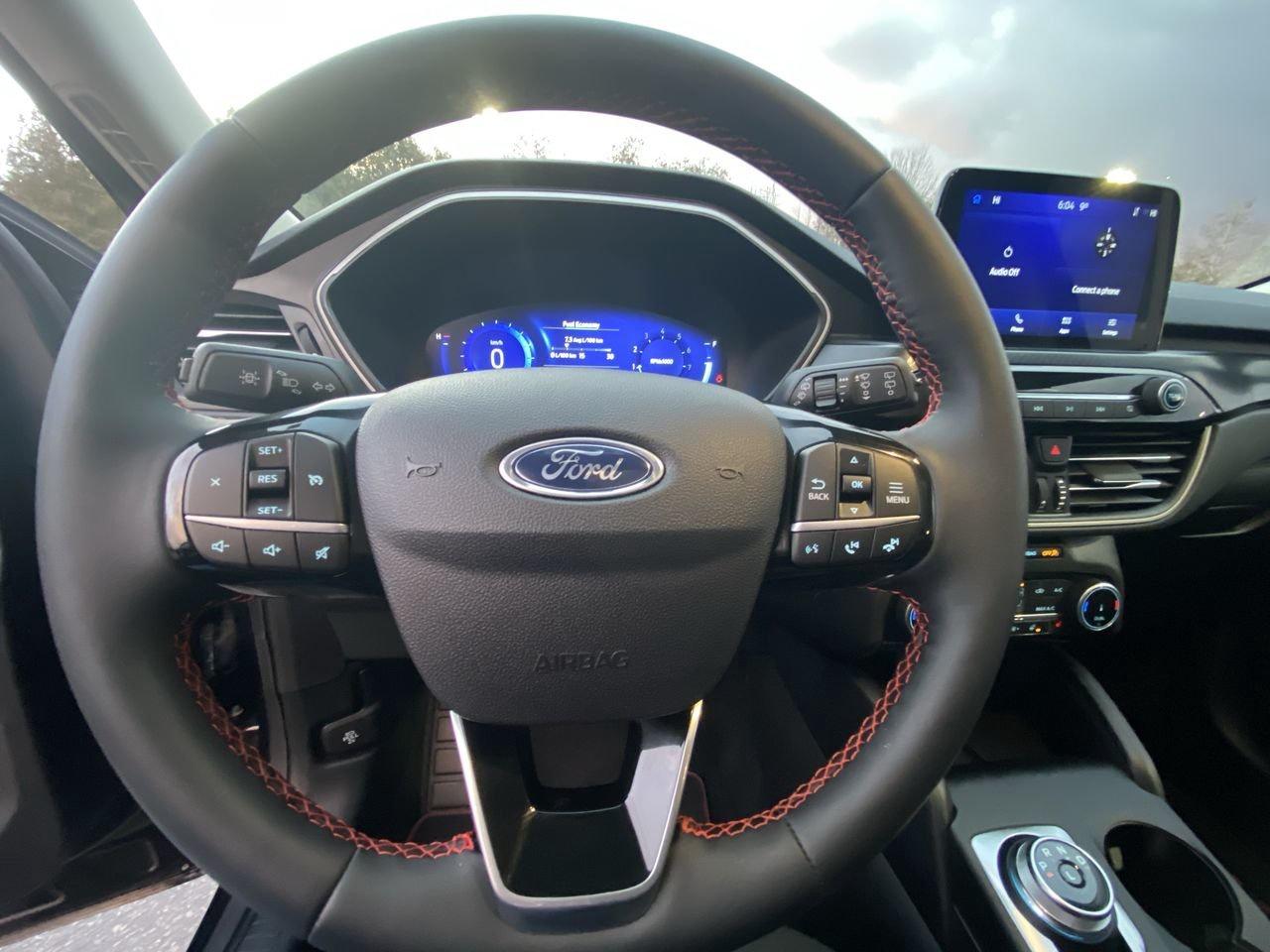 2022 Ford Escape SEL Photo