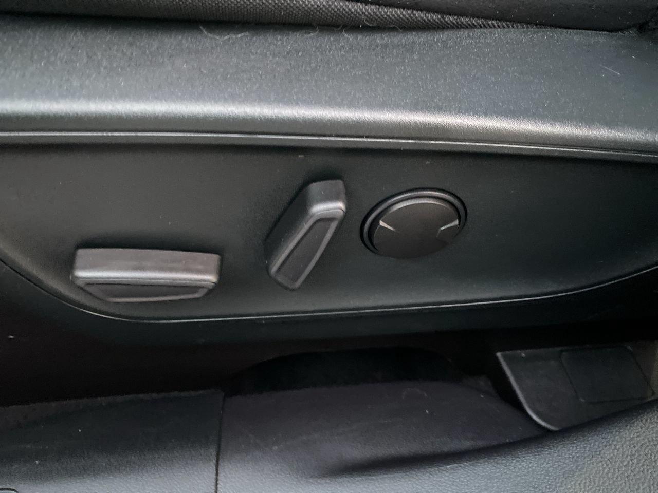 2022 Ford Escape SEL Photo