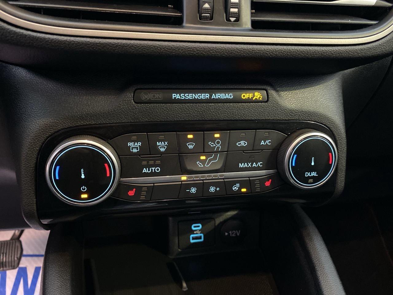 2022 Ford Escape SEL Photo