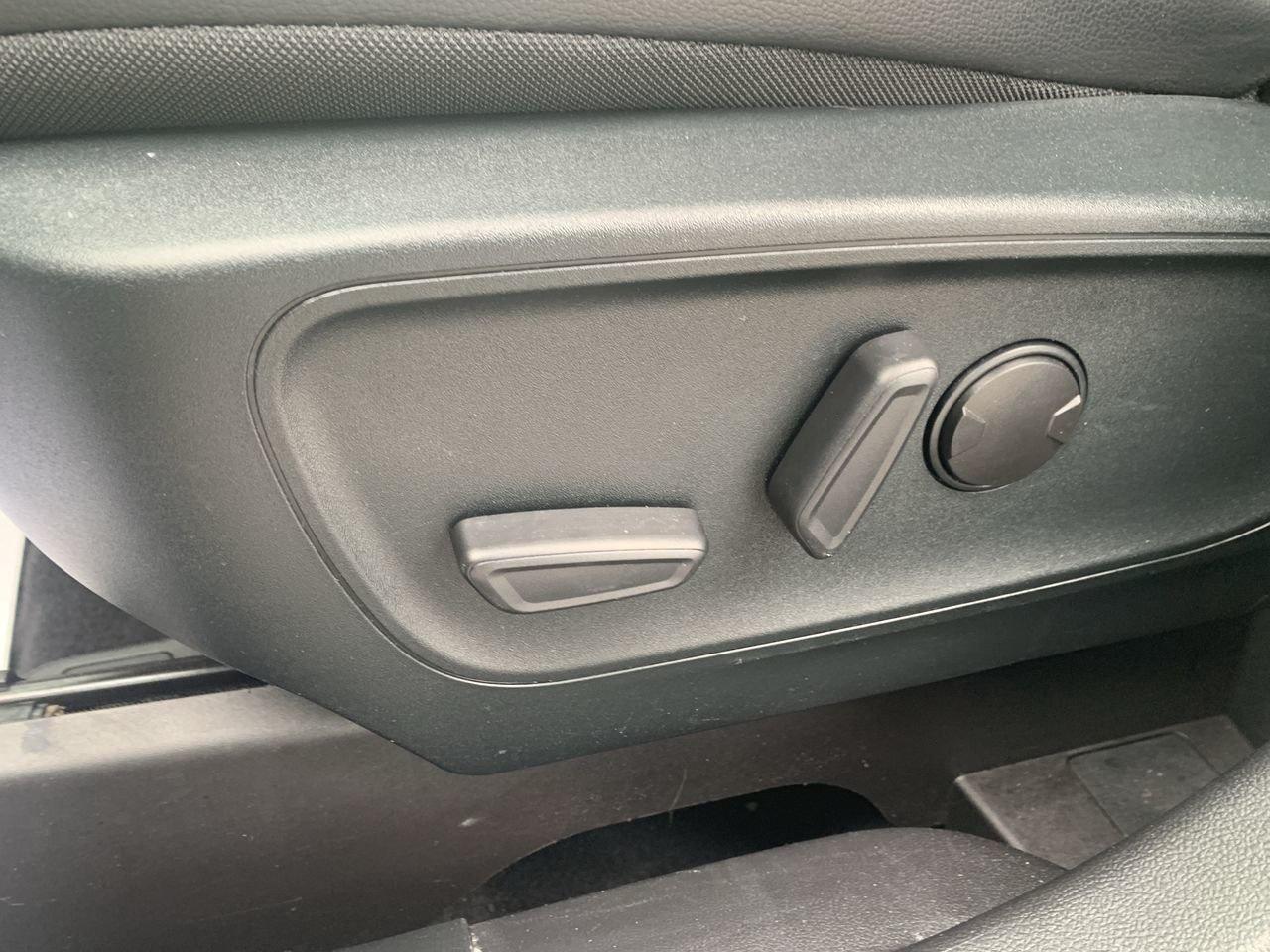 2022 Ford Escape SEL Photo