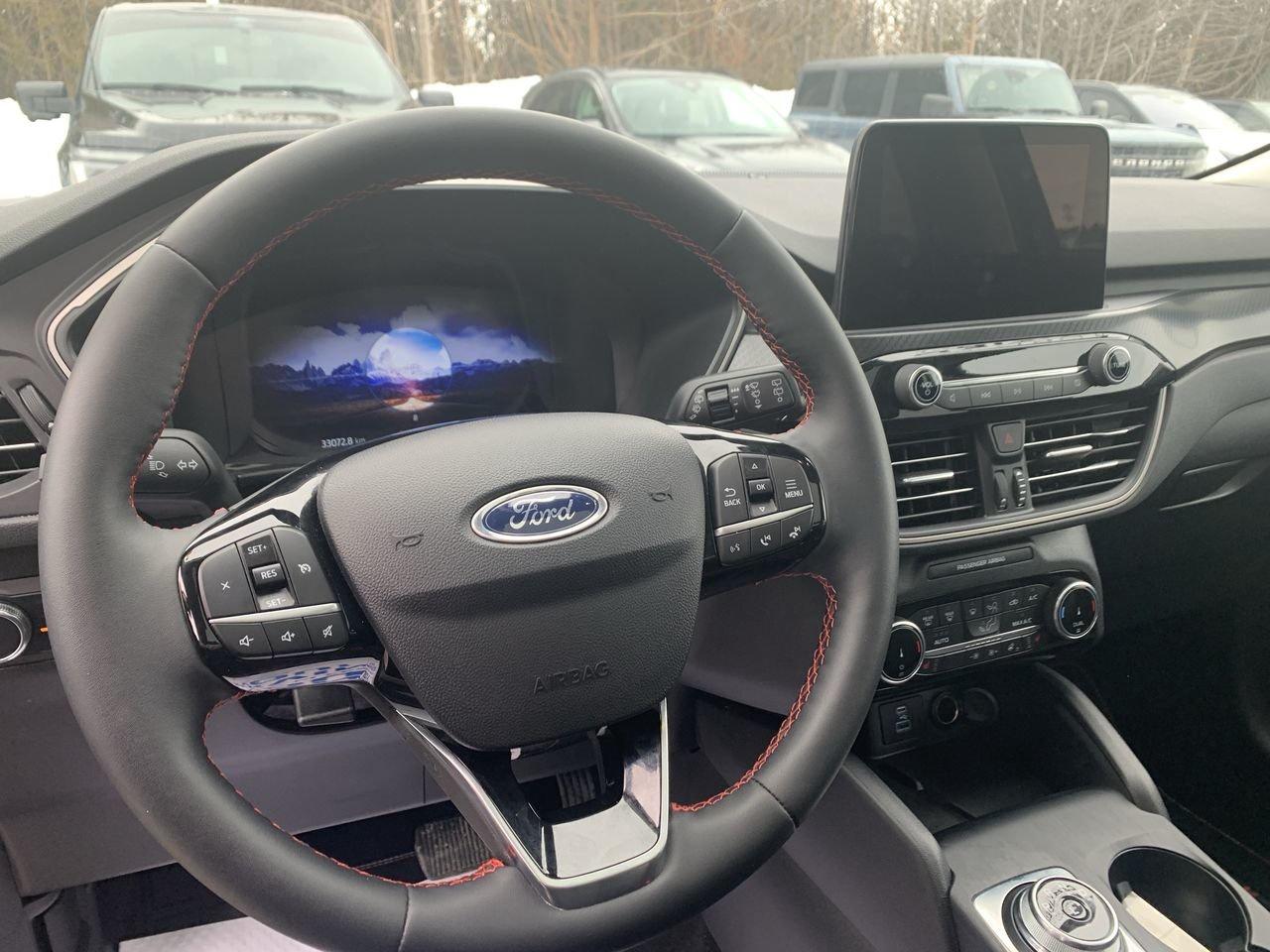 2022 Ford Escape SEL Photo