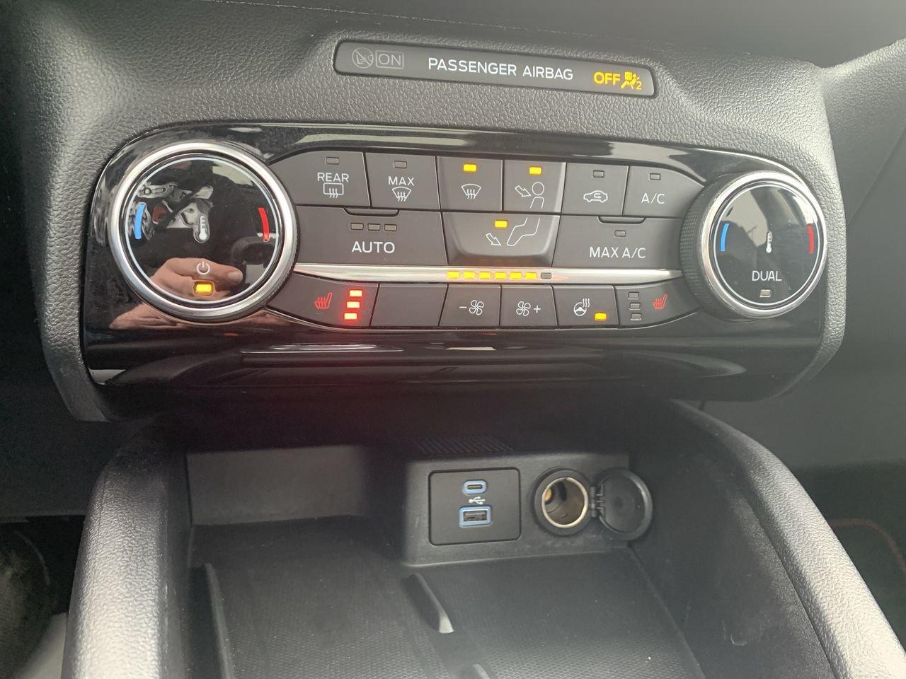 2022 Ford Escape SEL Photo