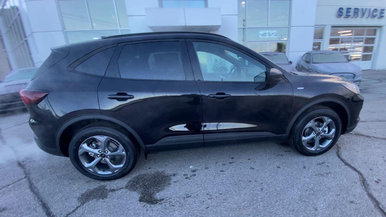 2026 Ford Escape ST-Line Photo