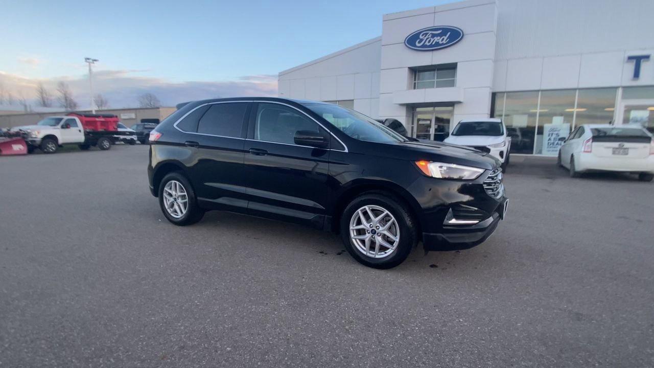 2022 Ford Edge SEL Photo