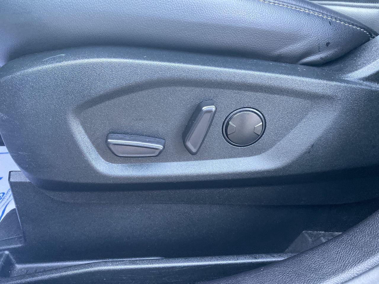 2022 Ford Edge SEL Photo