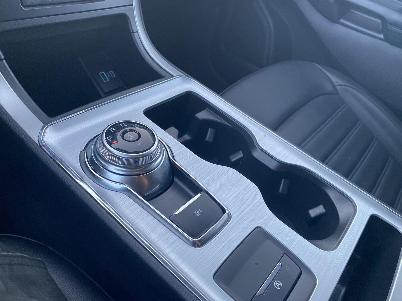 2022 Ford Edge SEL Photo