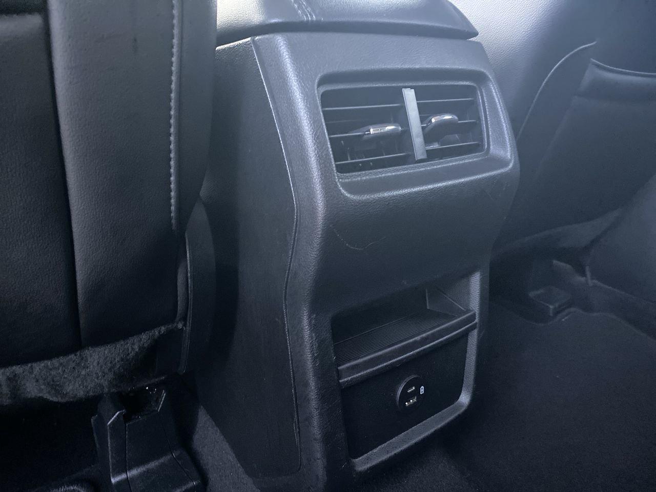 2022 Ford Edge SEL Photo