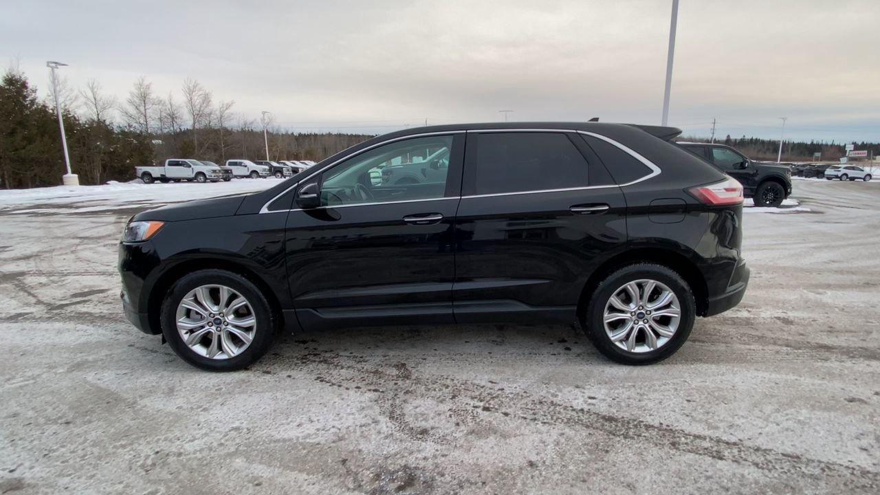 2022 Ford Edge Titanium Photo