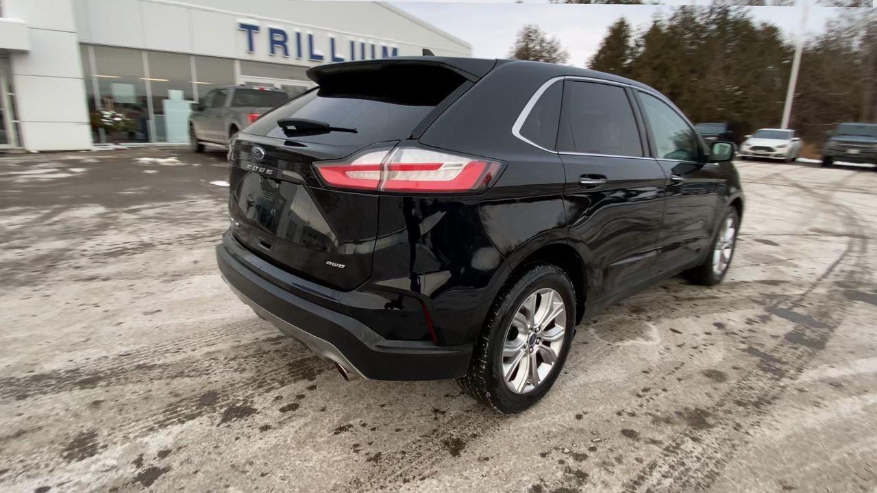 2022 Ford Edge Titanium Photo