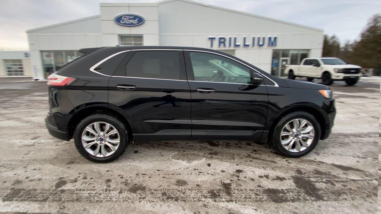 2022 Ford Edge Titanium Photo