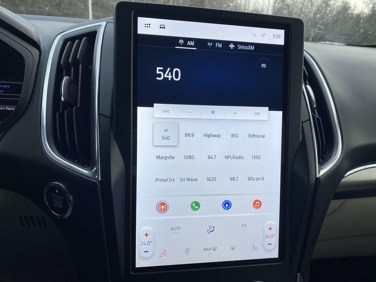 2022 Ford Edge Titanium Photo