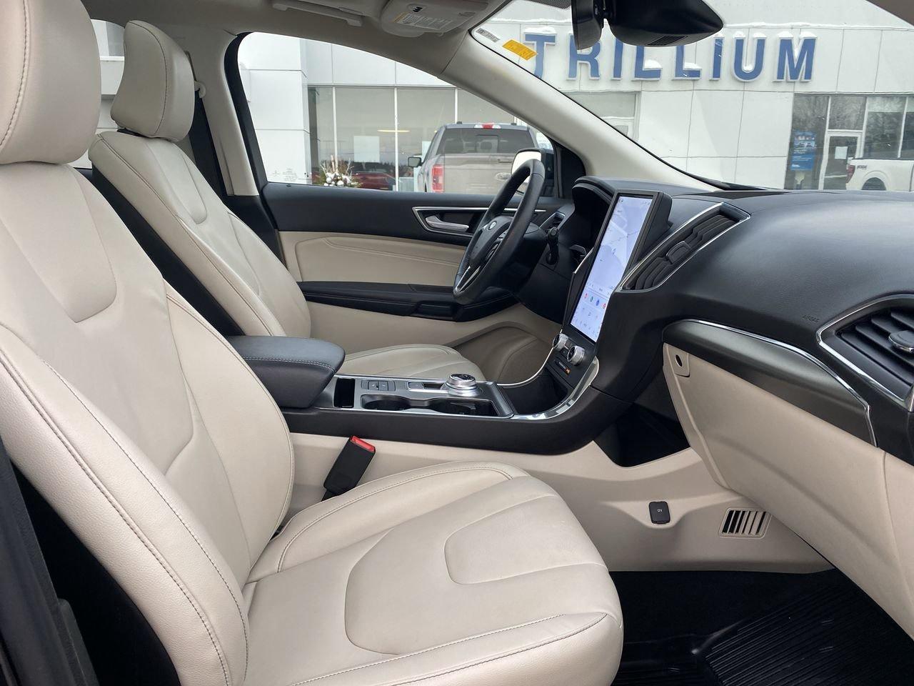 2022 Ford Edge Titanium Photo