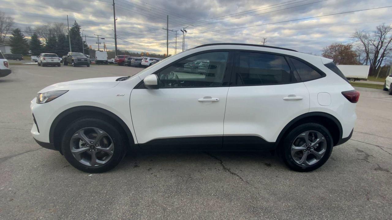 2026 Ford Escape ST-Line Select Photo4