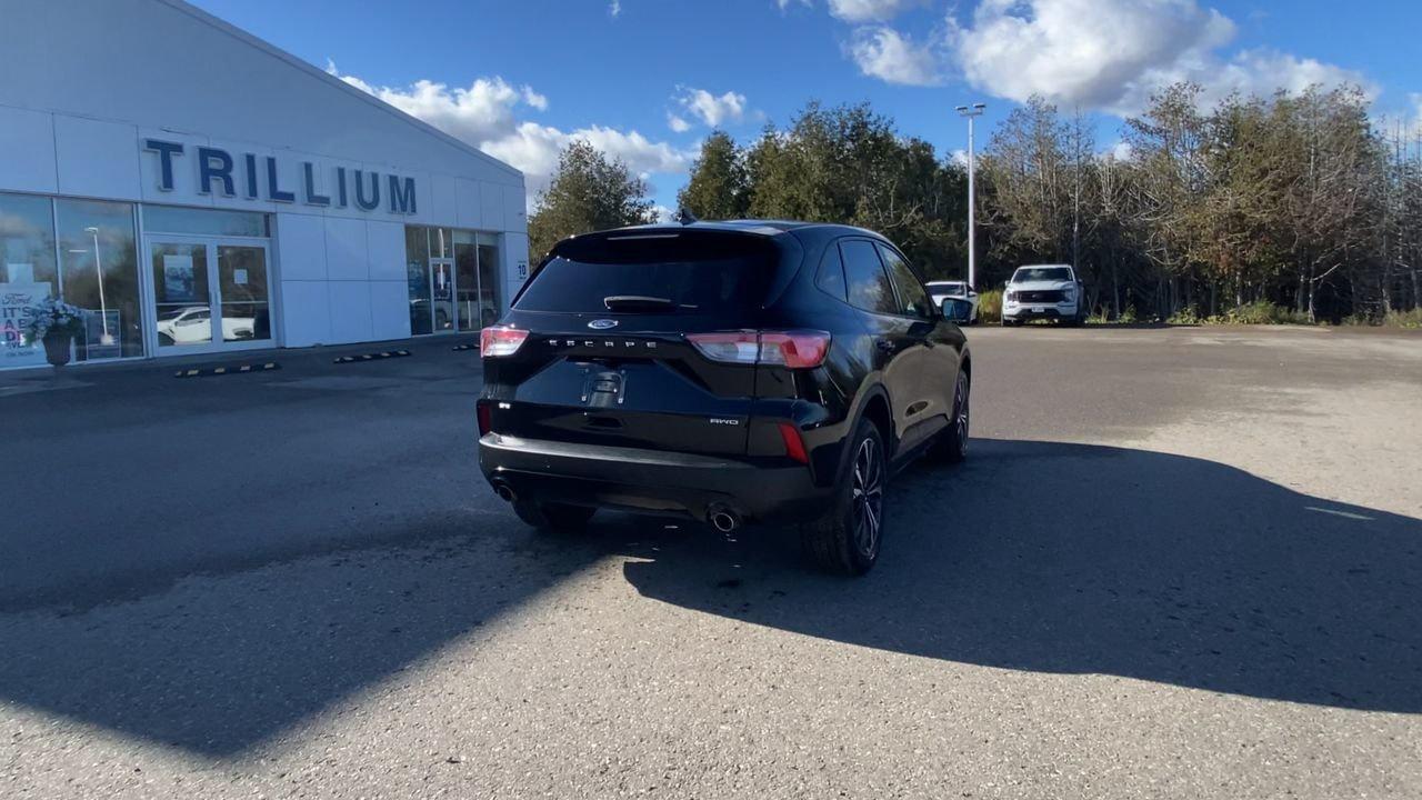 2022 Ford Escape SE Photo