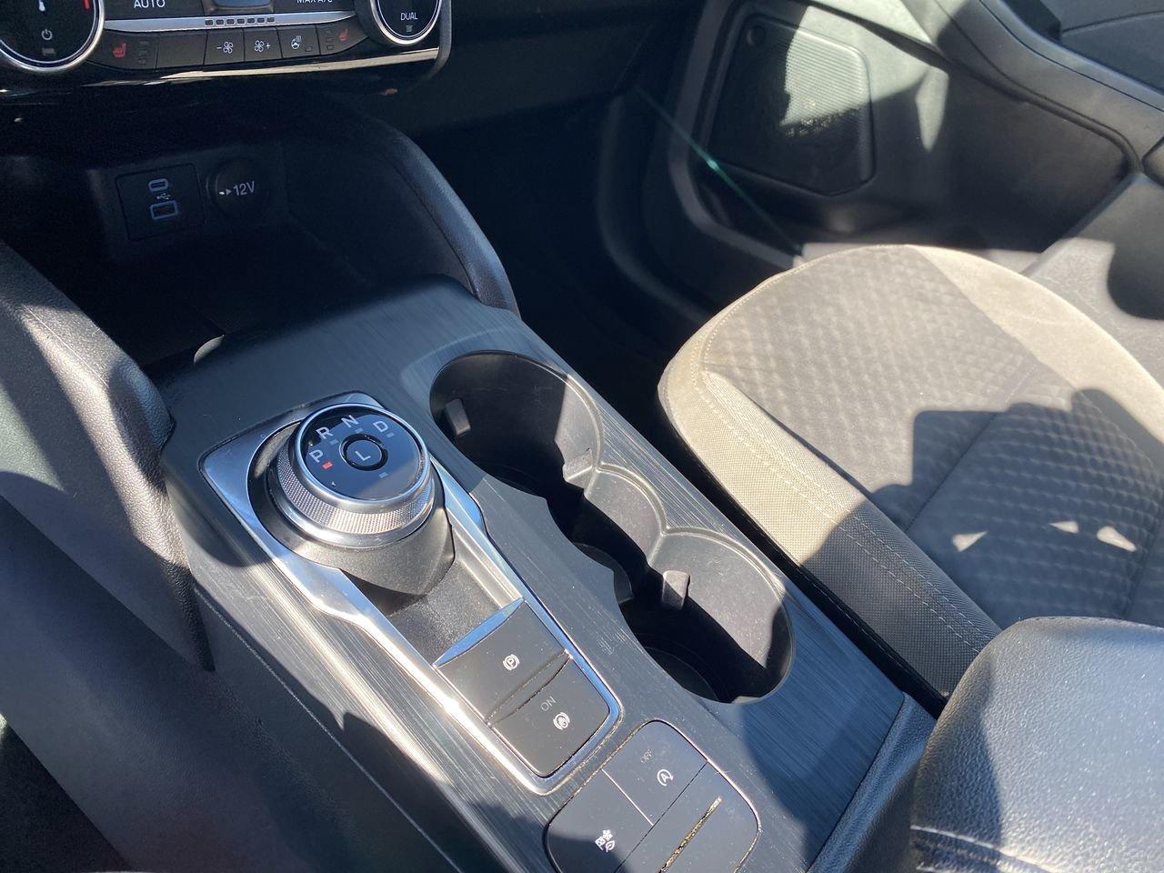 2022 Ford Escape SE Photo