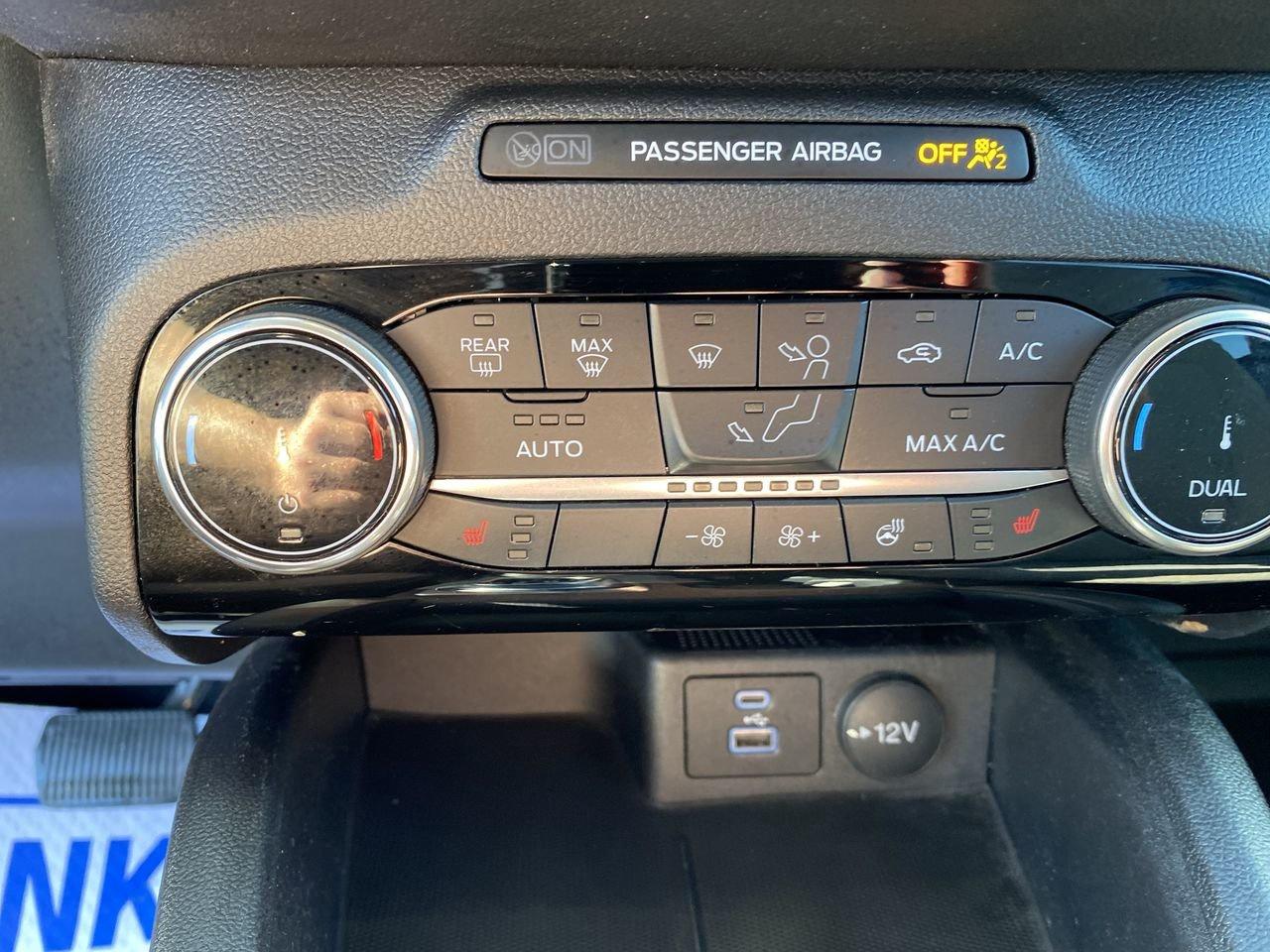 2022 Ford Escape SE Photo