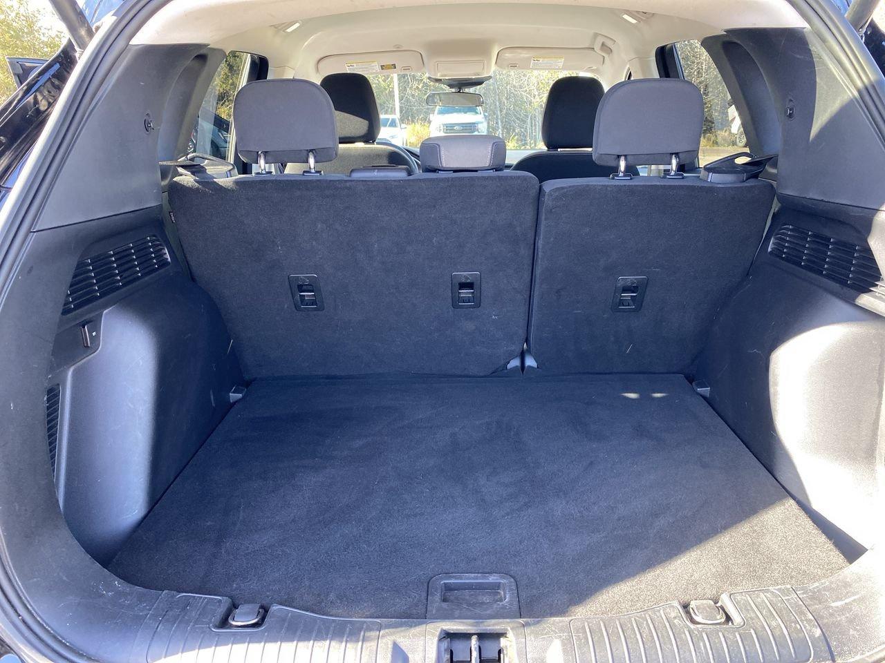 2022 Ford Escape SE Photo