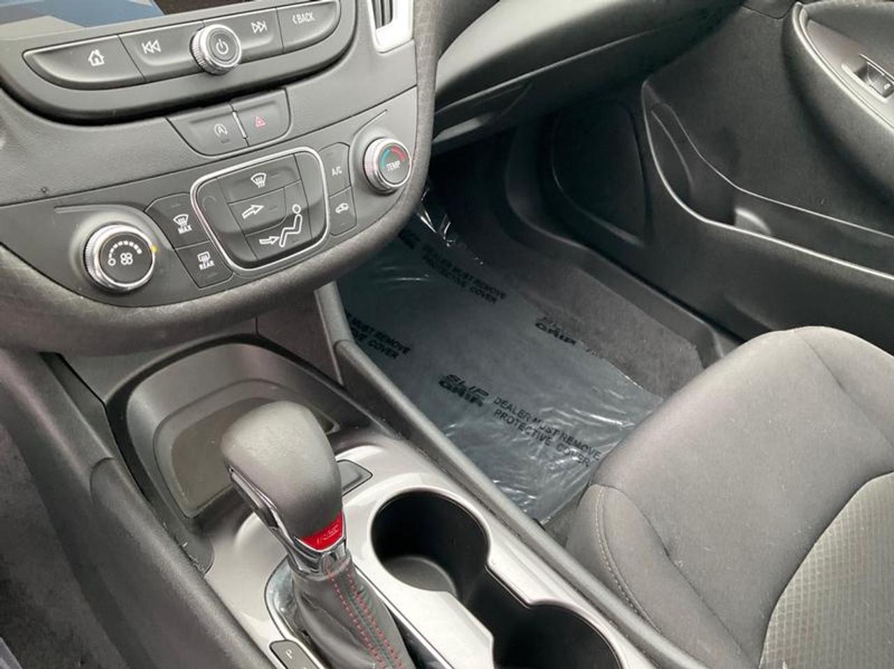 2022 Chevrolet Malibu RS Photo4